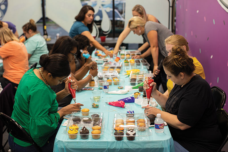All Things Cake decorating class